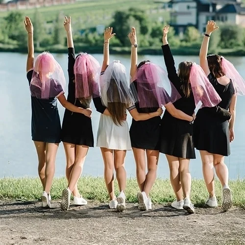 Brautjungfern, Tutu, Véls, Gruppe von Personen, Rückseite