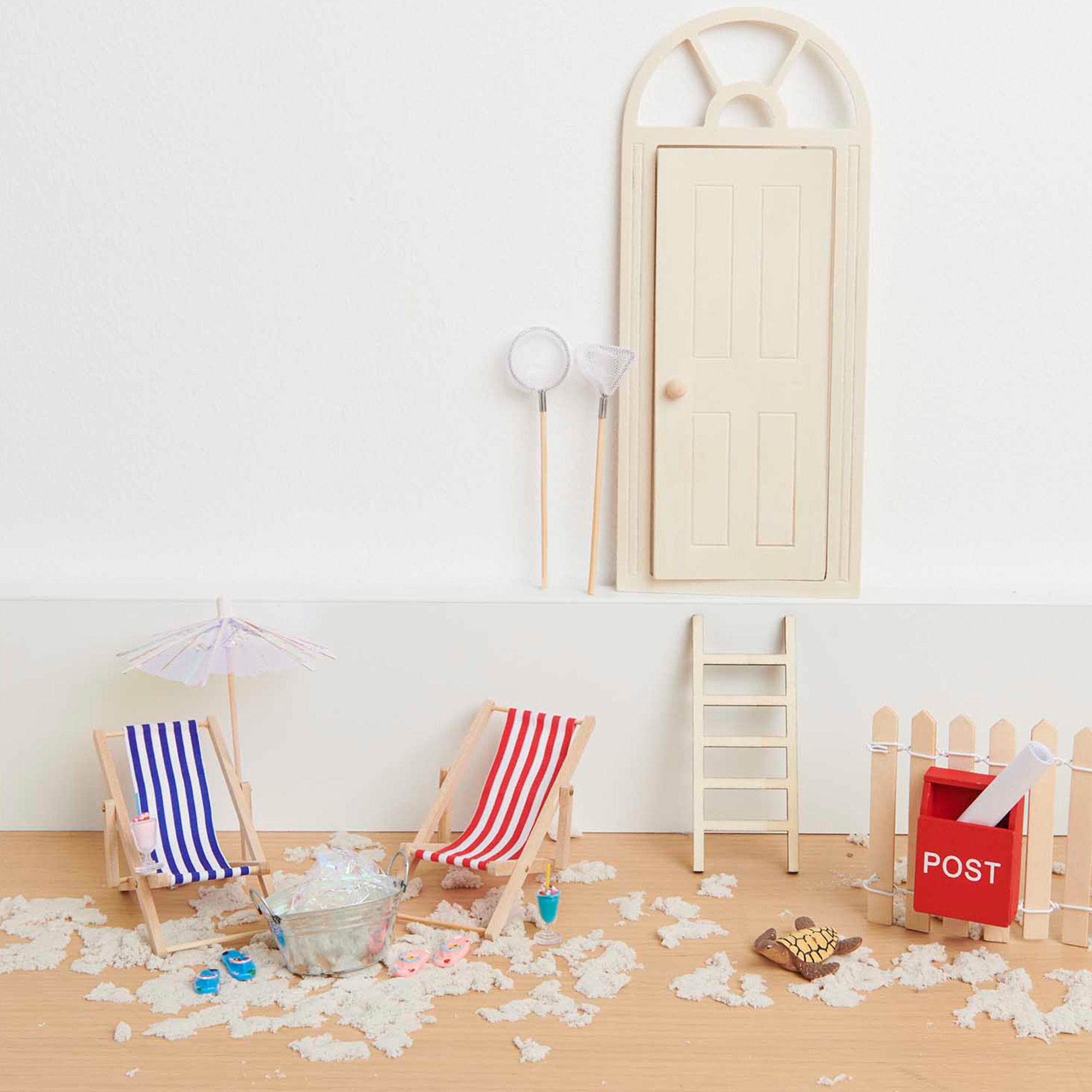 f8d40058e169874f773c06b160a332078699256d Miniatur "Strandliege Rot-Weiß" für die Wichteltür