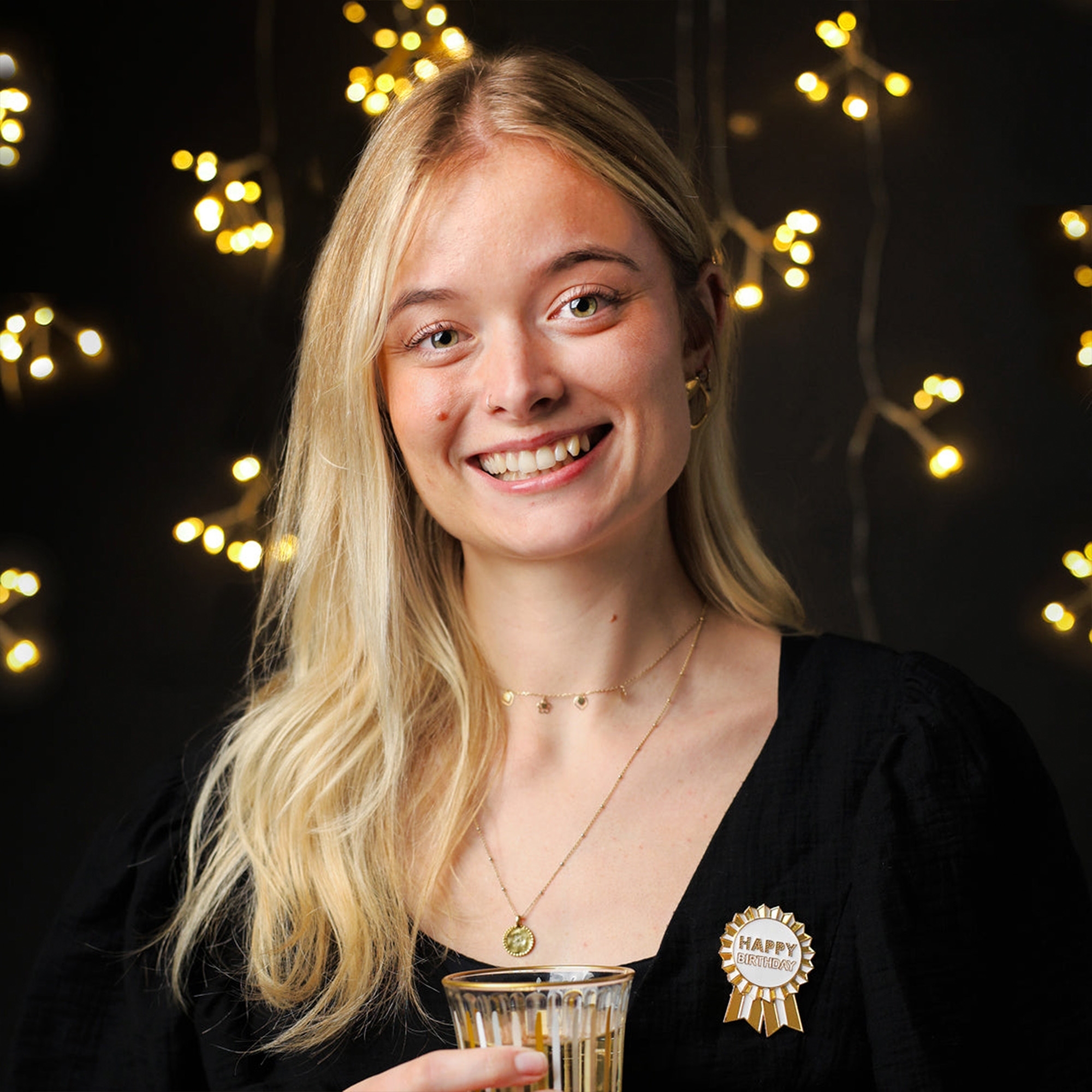 Brosche "Happy Birthday" Gold Gesicht, Person, Lächeln, Blond, Zubehör