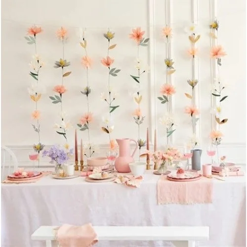 florale Girlande, hängende Deko, rosa Deko, Tischdekoration, Papierblüte