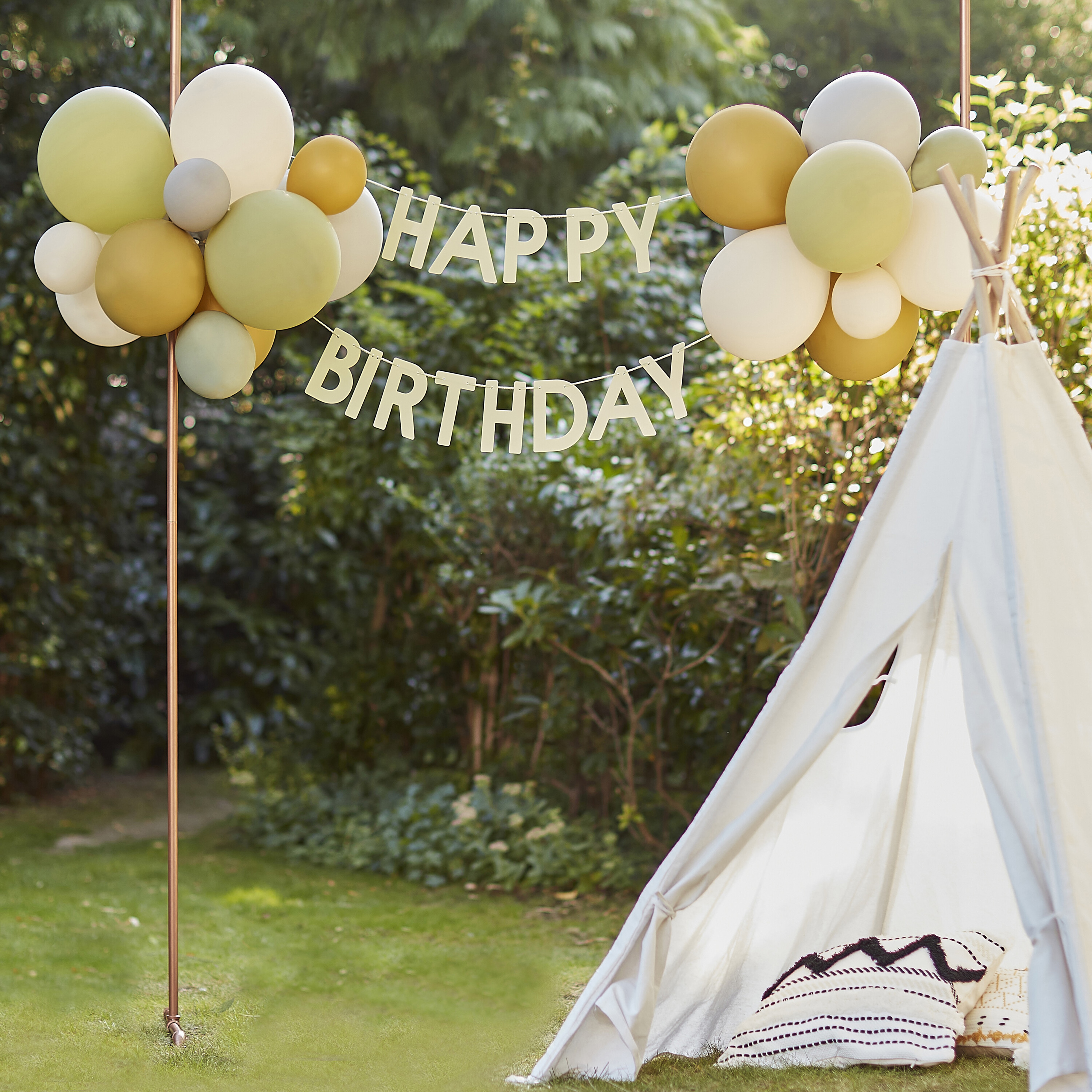 Let´s go WILD - DIY Girlandenset mit Ballons "Happy Birthday" Let´s go WILD - DIY Girlandenset mit Ballons "Happy Birthday"