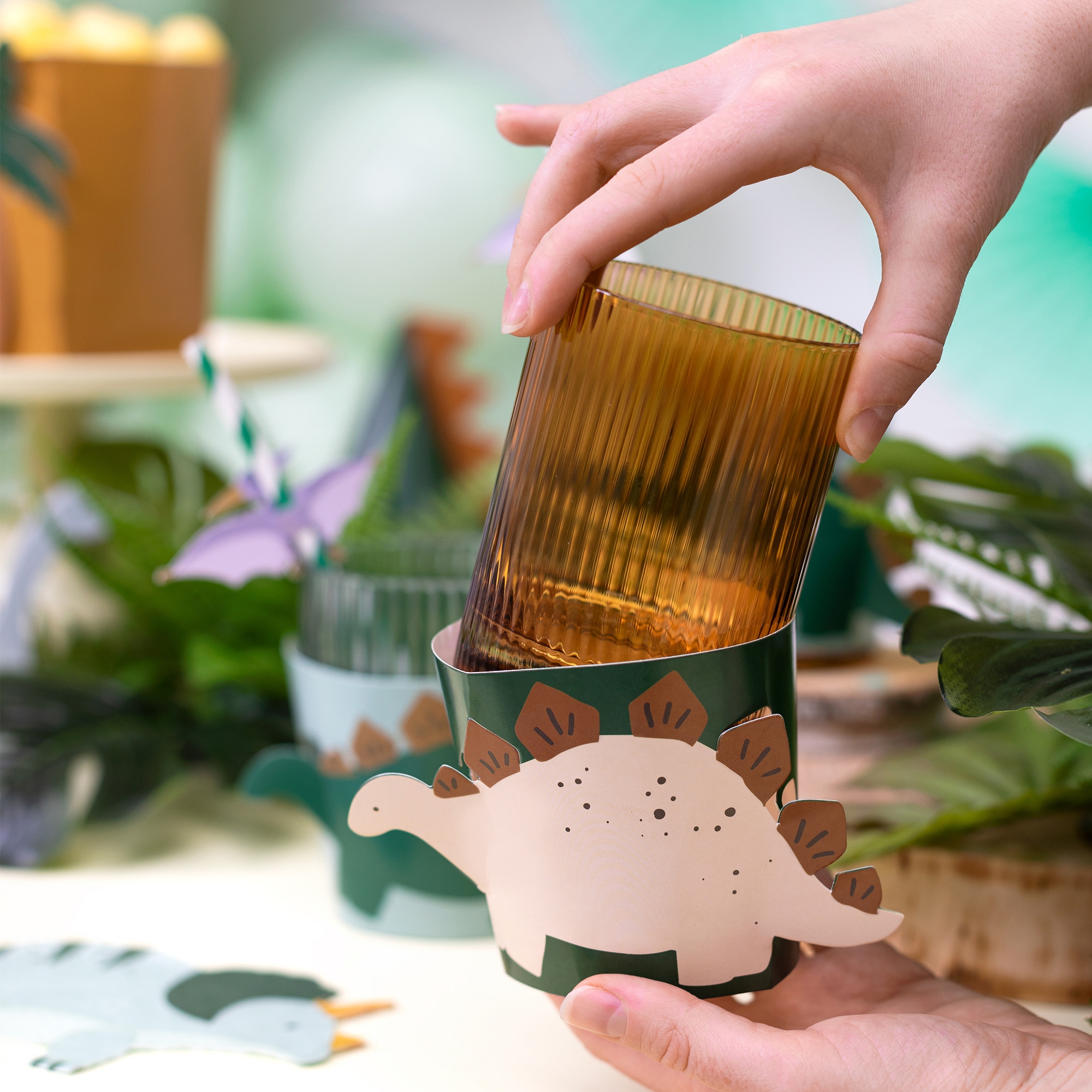 Manschetten für Becher "Dinosaurier" 6 Stück Manschetten für Becher "Dinosaurier" 6 Stück