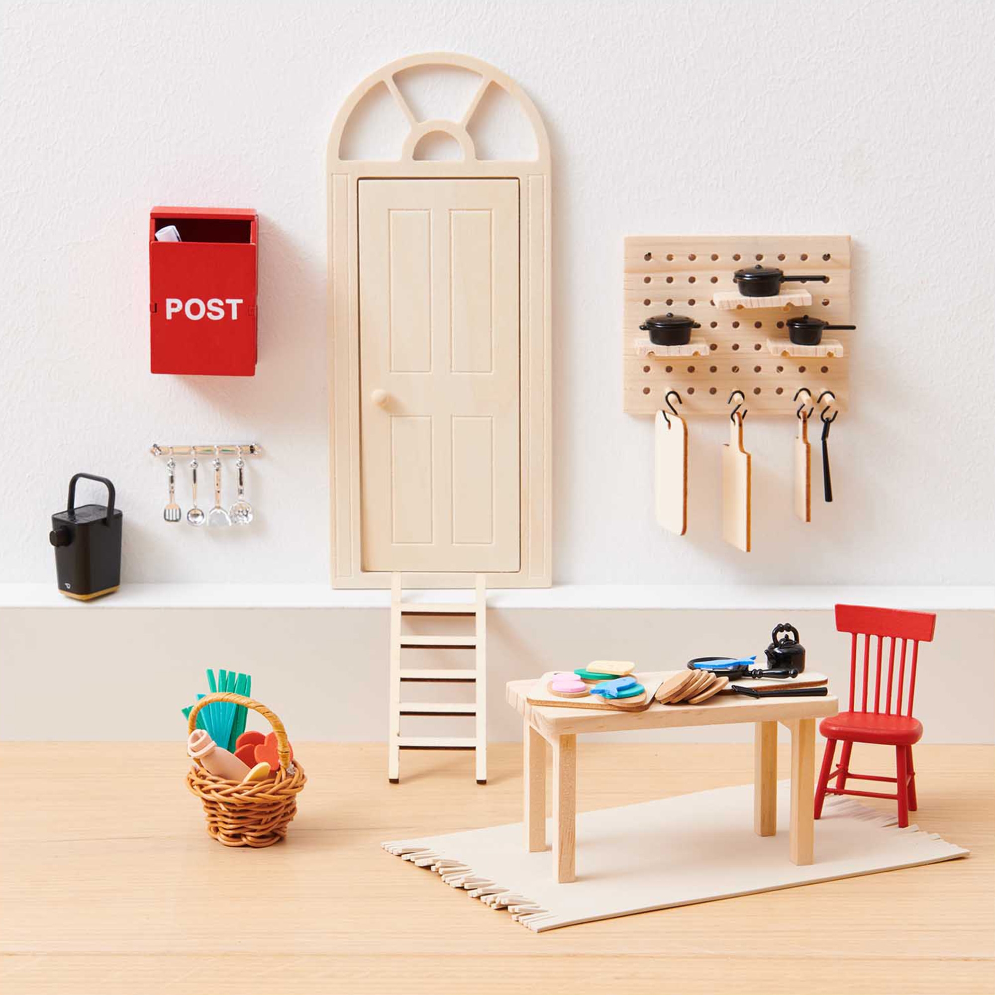 ec0e931345bc2ea360e0c0a1e7c98facf2e18ff4 Miniatur "Kochutensilien" für die Wichteltür