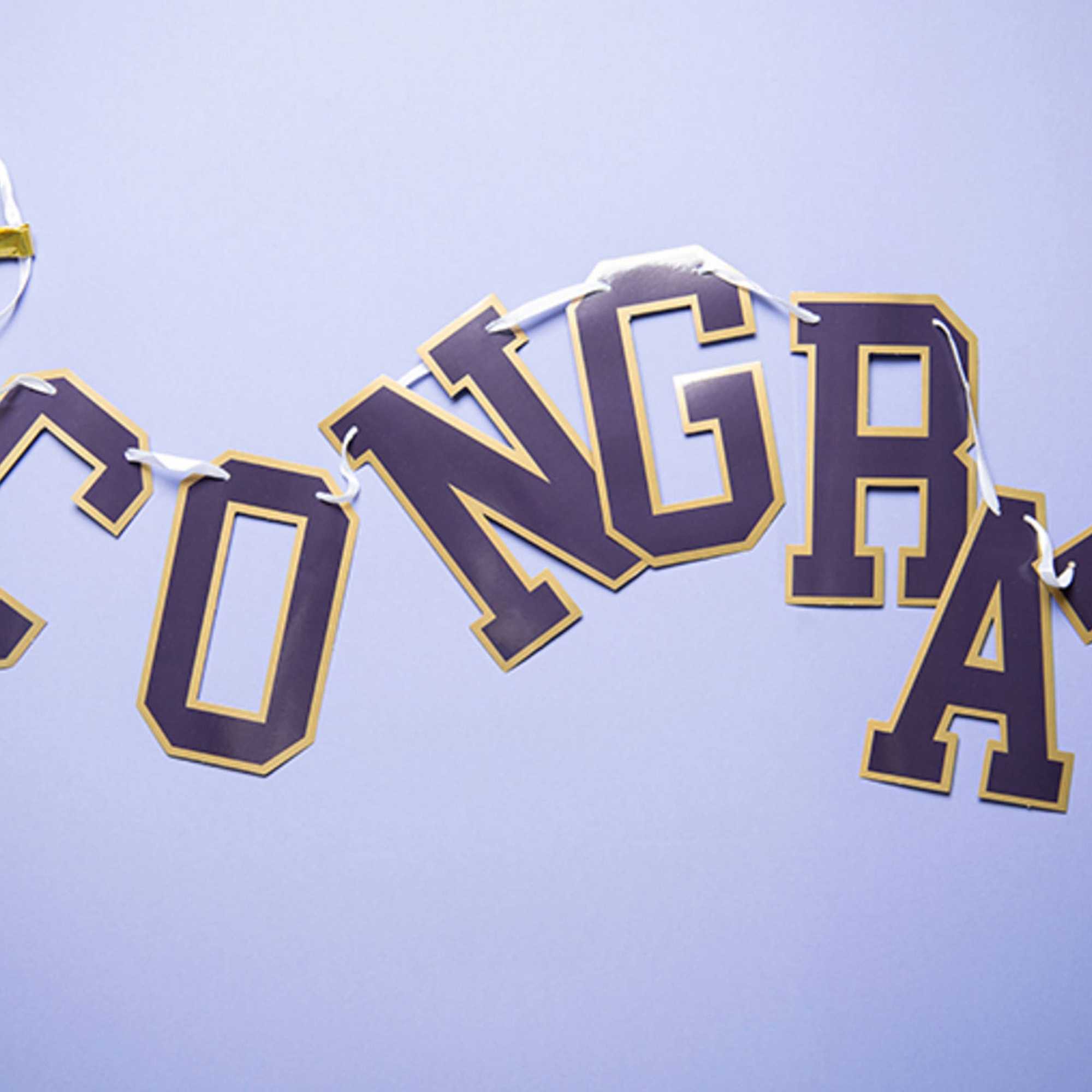 Girlande "Akademische Eleganz" Text, Nummer, Symbol