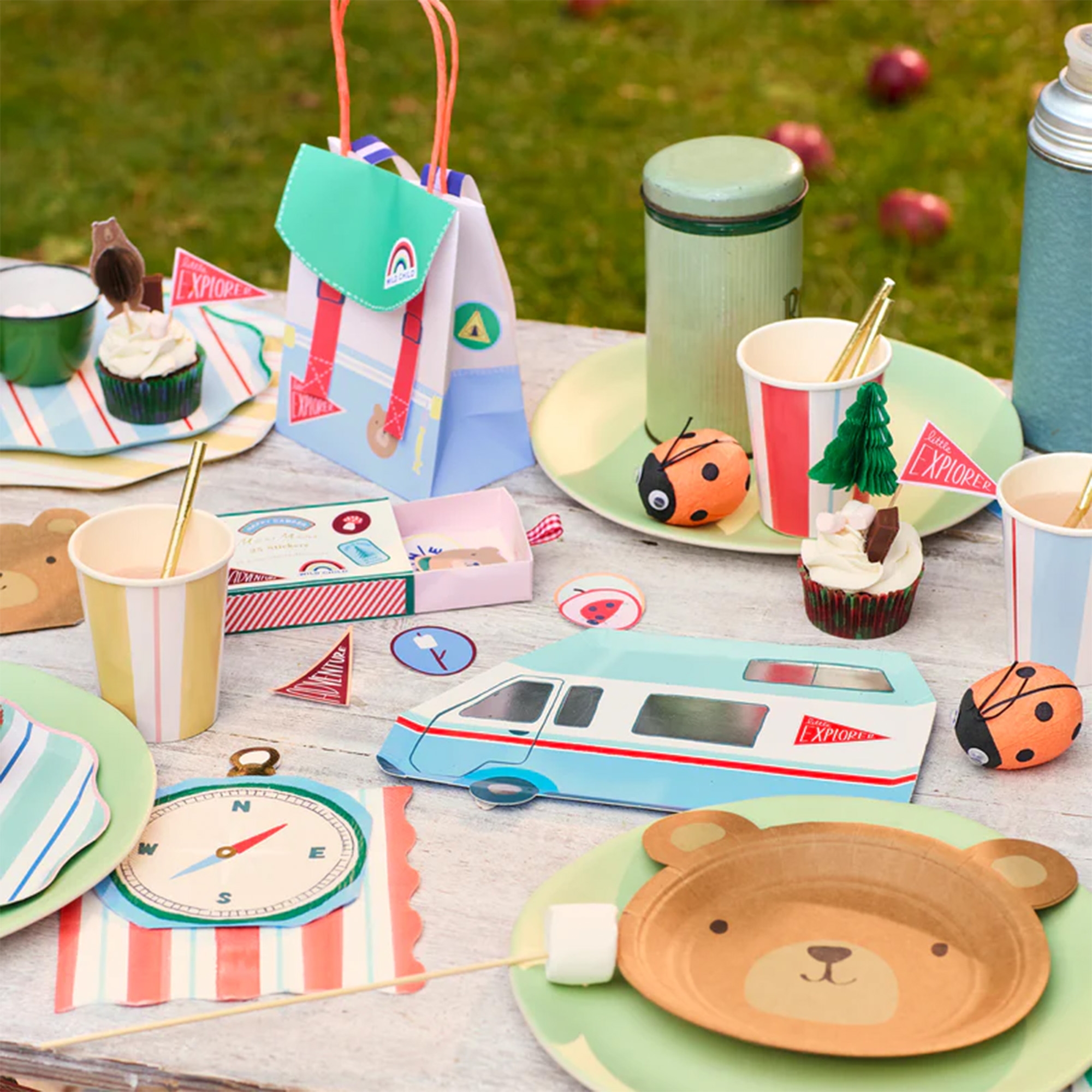 Meri Meri - Cupcake Set "Camping Adventure", 48 Teilig Leute, Person, Lustig
