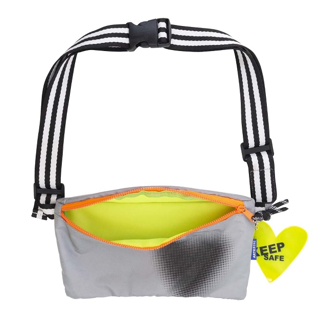Reflektierende Gürteltasche "Herz" Reflektierende Gürteltasche "Herz"