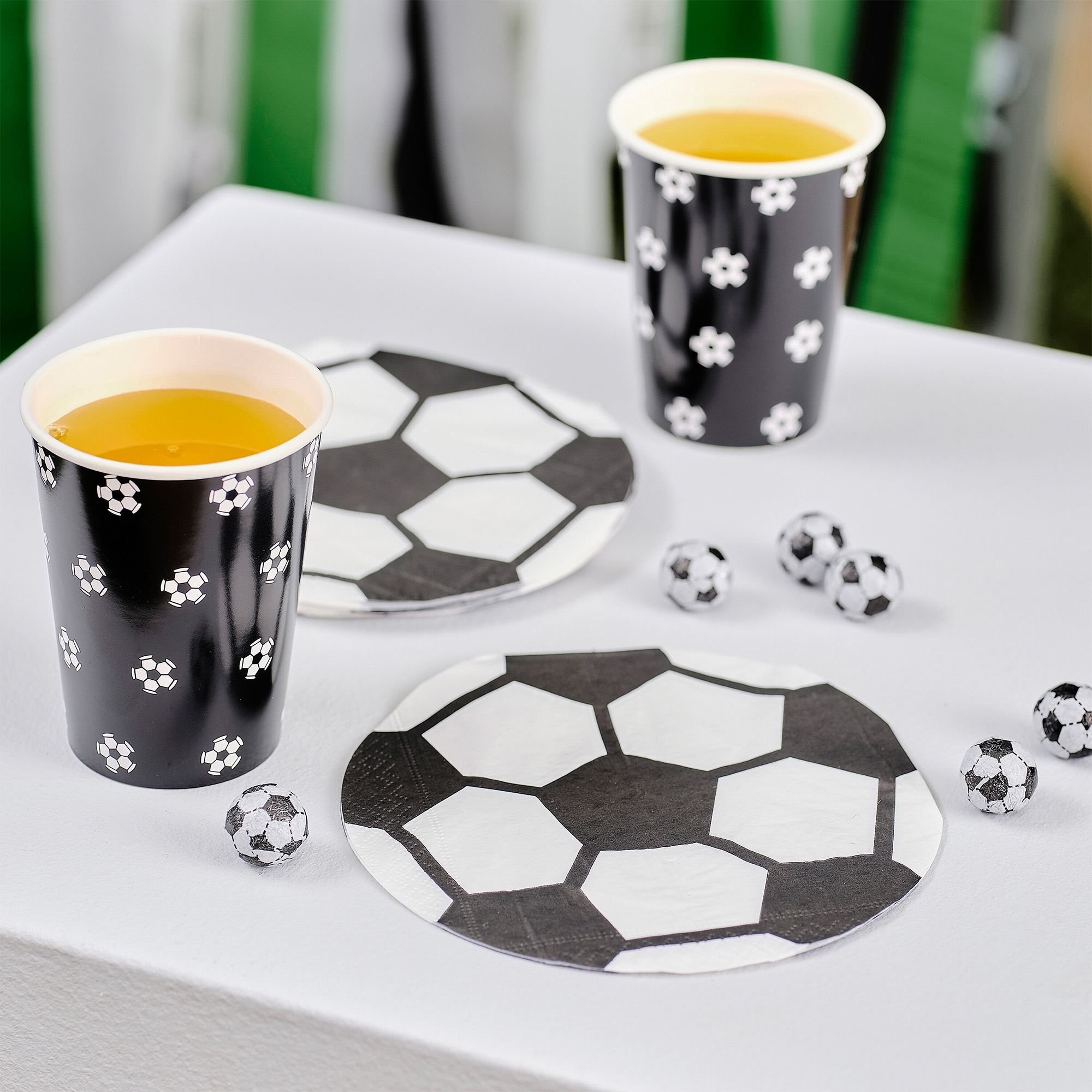 16 Servietten "Fußball" Pokal