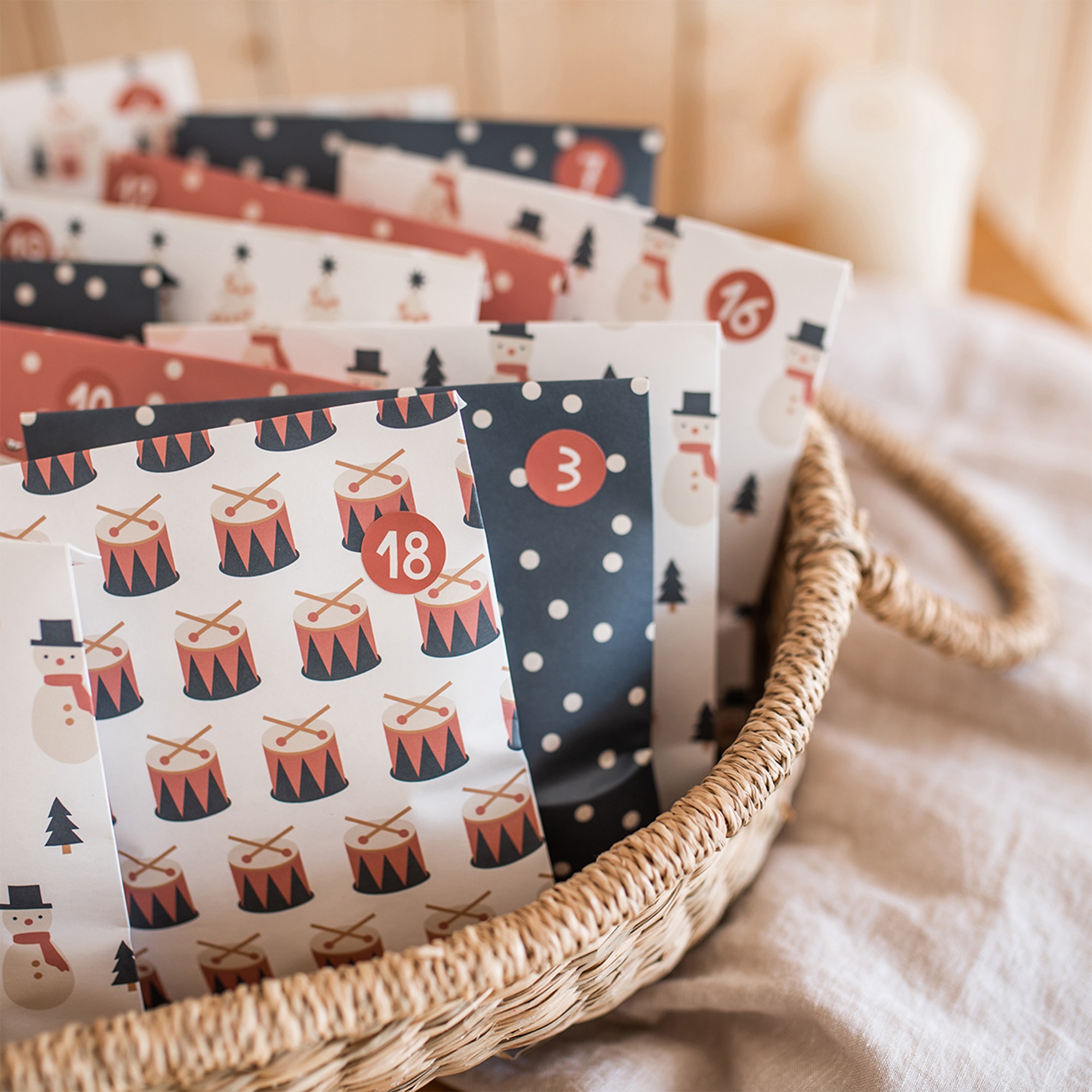 Geschenk- und Adventskalendertütchen 24er Set Geschenk- und Adventskalendertütchen 24er Set