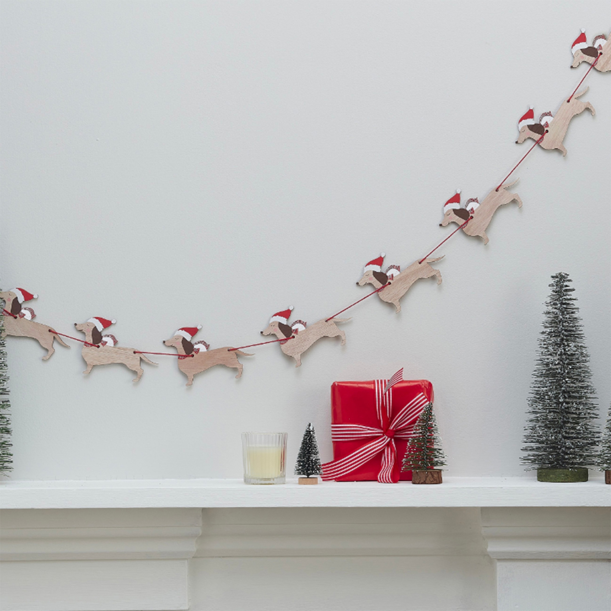 2 m Weihnachtsdackel Holz-Girlande 2 m Weihnachtsdackel Holz-Girlande