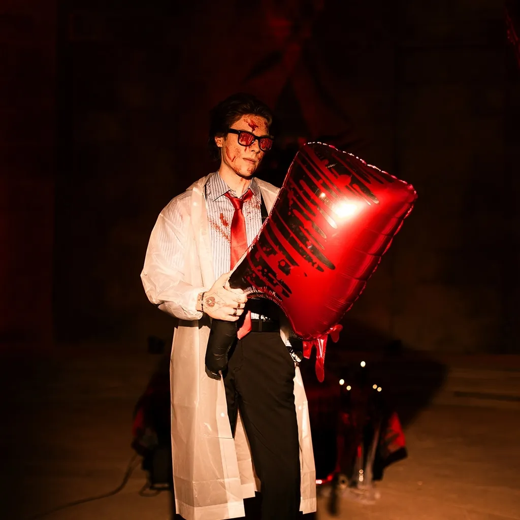 Folienballon "Messer mit Blut" 92x60cm