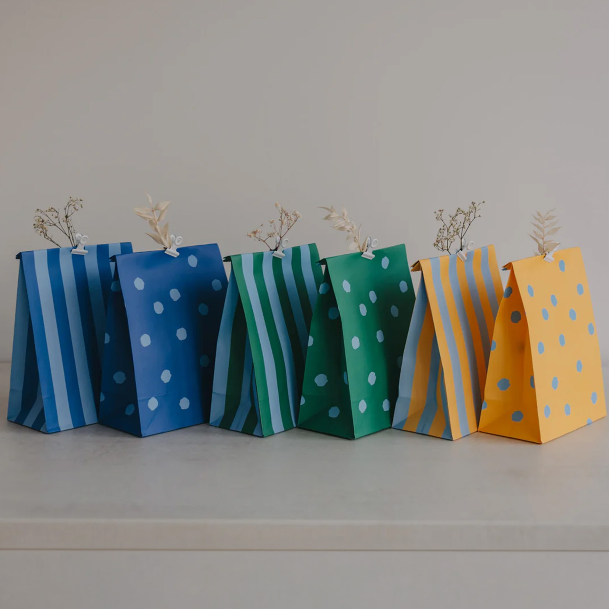 Eulenschnitt - 6er Set Papiertüten "Streifen & Punkte" Blau S Geschenktüte, Papierbeutel, gestreift, punktiert, bunt