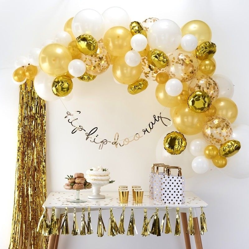 DIY Ballongirlande zum selberbauen - Gold & Weiß