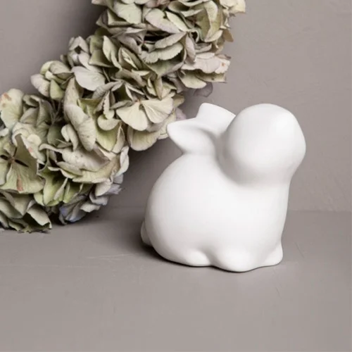 keramischer Hase, weißer Hase Figur, Dekorationsstatue, minimalistische Dekoration, Pflanzenkranz-Bezug