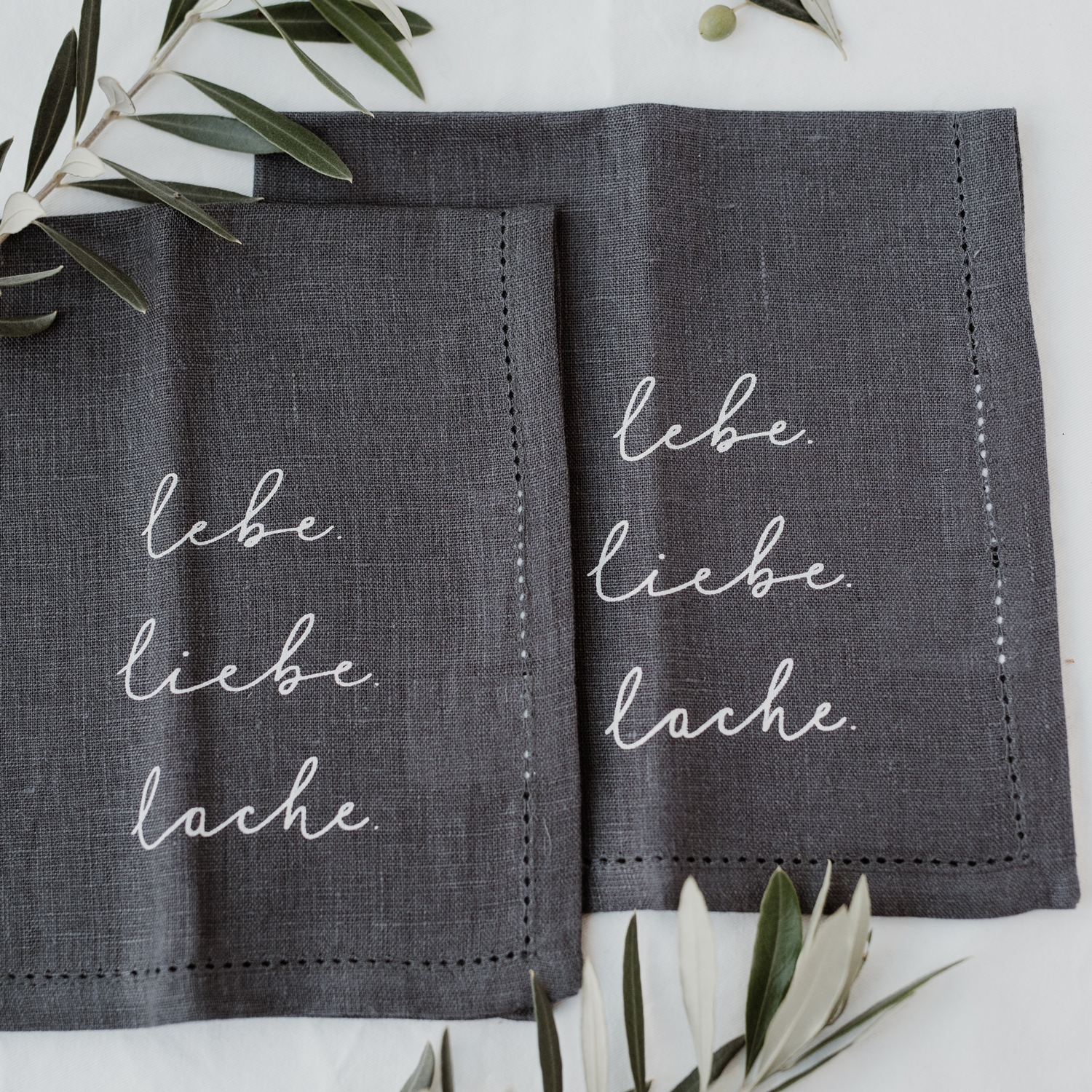 Eulenschnitt - Servietten "Lebe Liebe Lache" 4er Set Eulenschnitt - Servietten "Lebe Liebe Lache" 4er Set