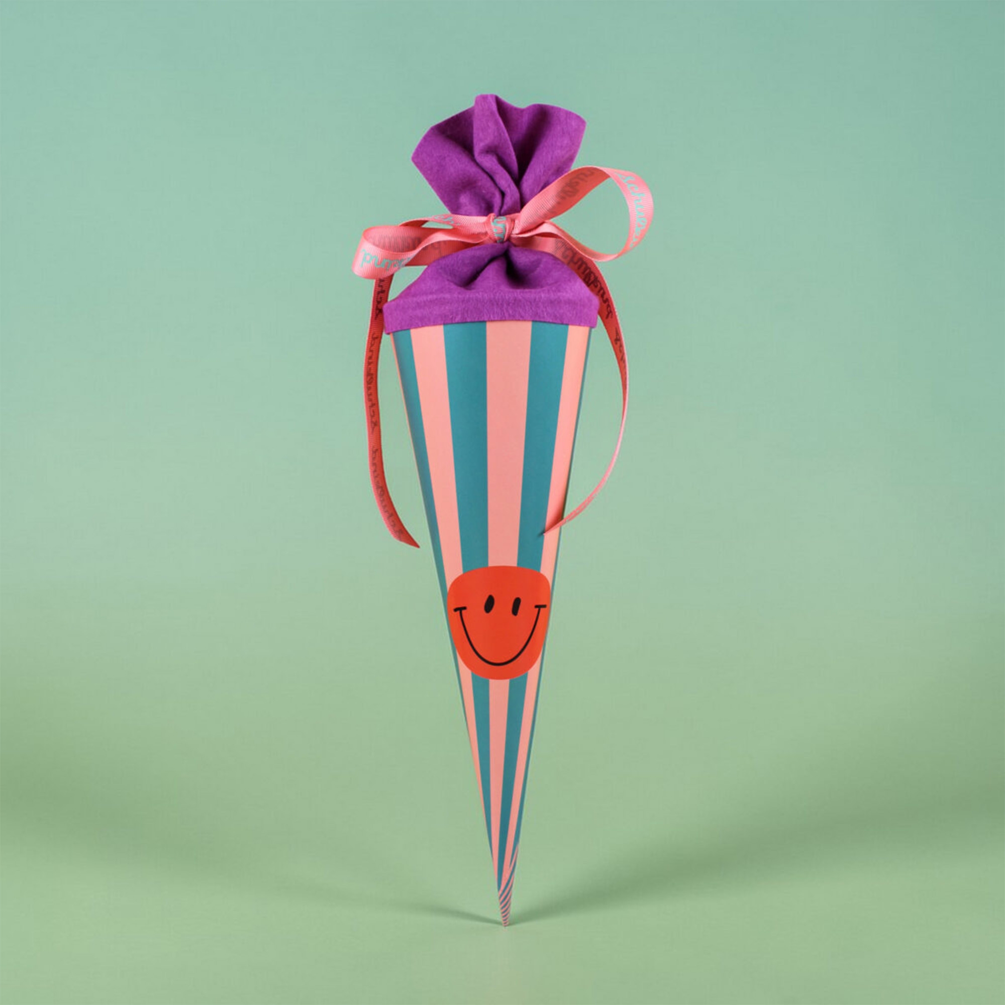 Schultüte, Pappkonus, Geschenkverpackung, Streifenmuster, Smiley